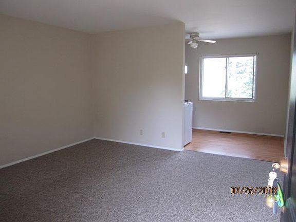 4th image of 115 Oak Meadow Dr