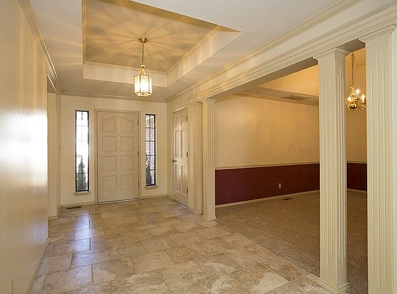 Beautiful bright open entry