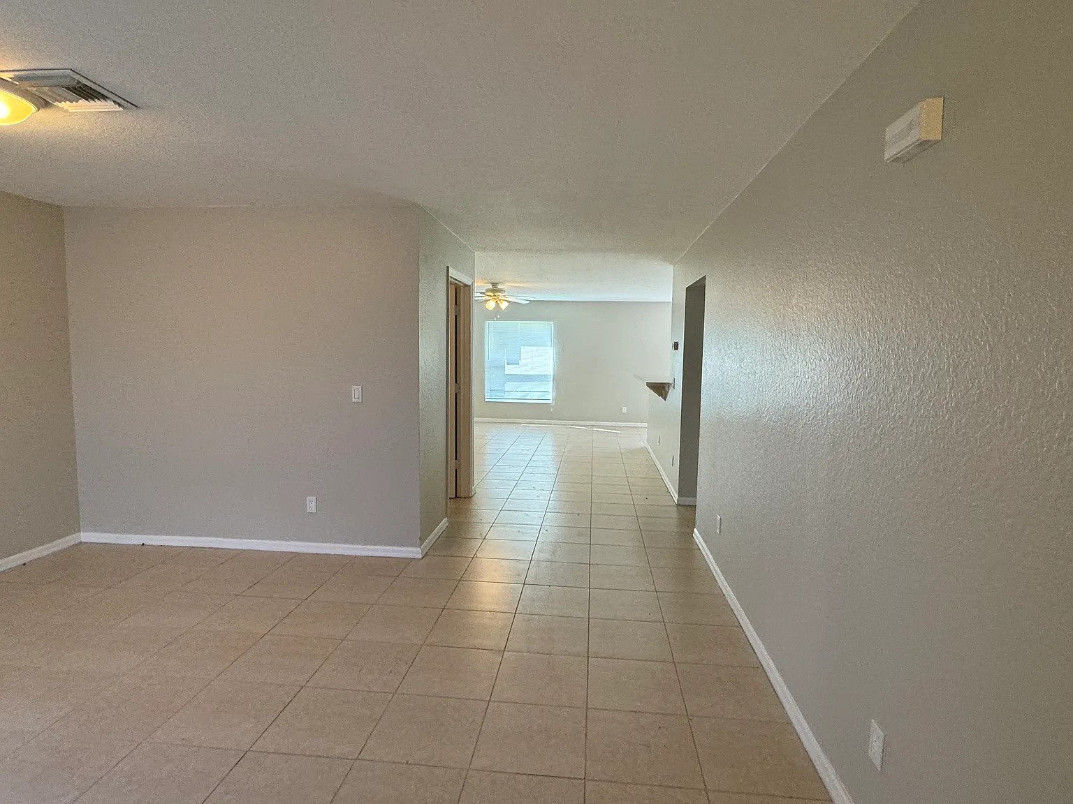 4 bed, 2.5 bath, 2600 sqft, $2,200 — Photo 3