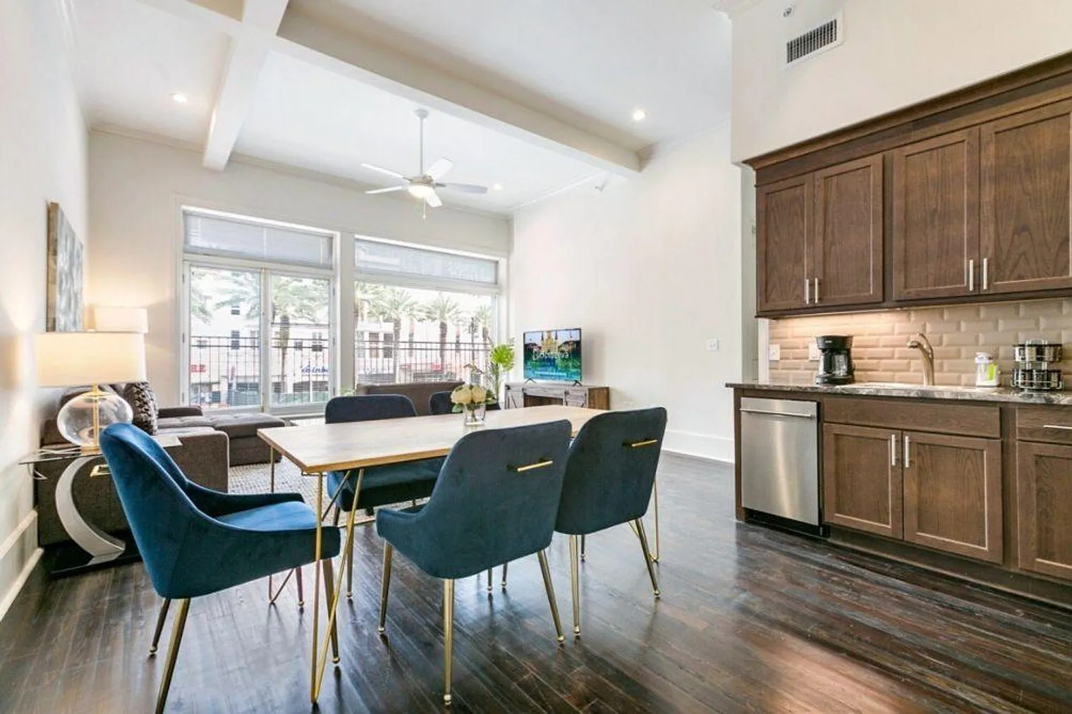 2 bed, 2.0 bath, 893 sqft, $6,120 — Photo 4