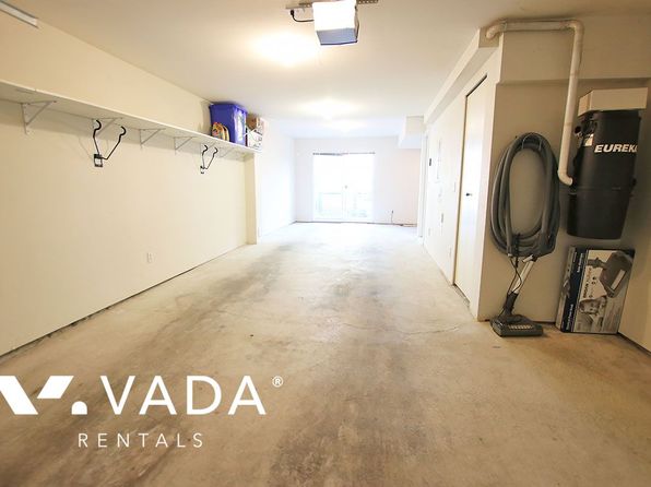 3 bedroom rental in Surrey — photo 19