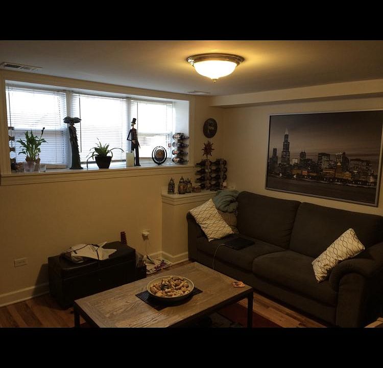 2nd image of 1035 W Cullerton St APT 3