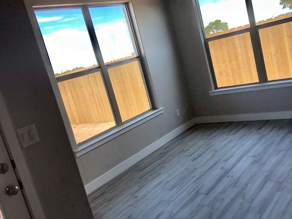 4th image of 14118 Avenue W