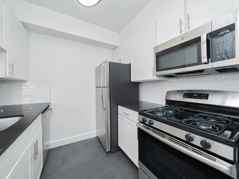 140 Riverside Blvd #1527 — Photo 6