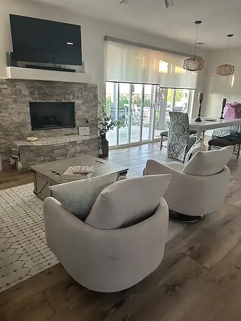 2 bed, $2,500 — Photo 1