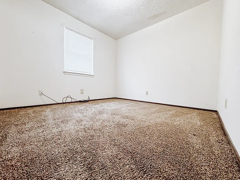 2201 Woodland Ave #7 — Photo 10