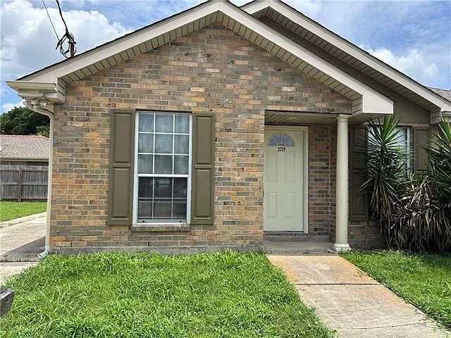 2721 Pakenham Dr — Photo 1