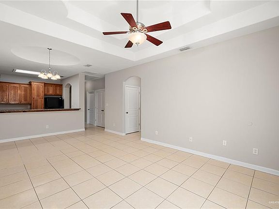4th image of 3127 Scotland Dr