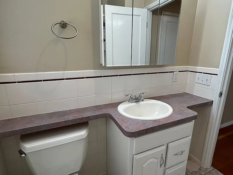 1115 Sanford Ave — Photo 9