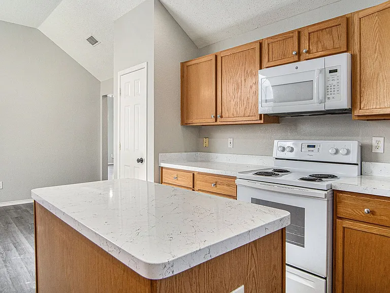 4600 Paloverde Dr — Photo 13