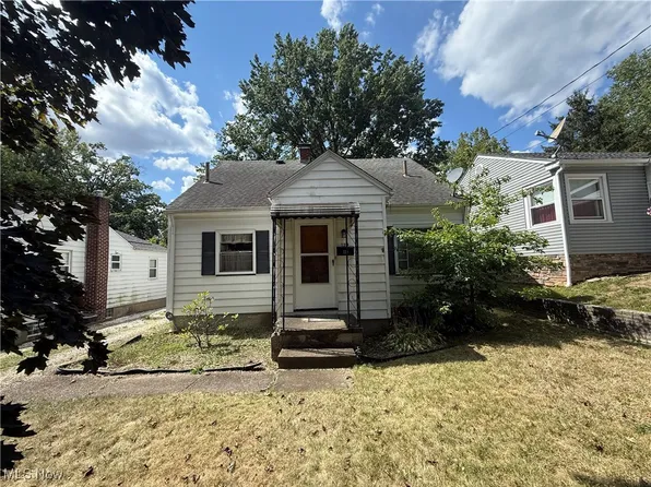 120 Eastholm Ave, Akron, OH 44312