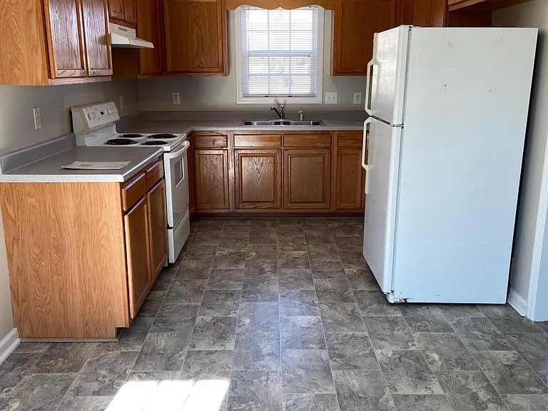 401 Sumrell Way — Photo 10