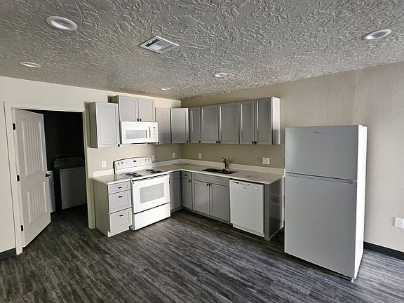 5th image of 811 W 15th St #C