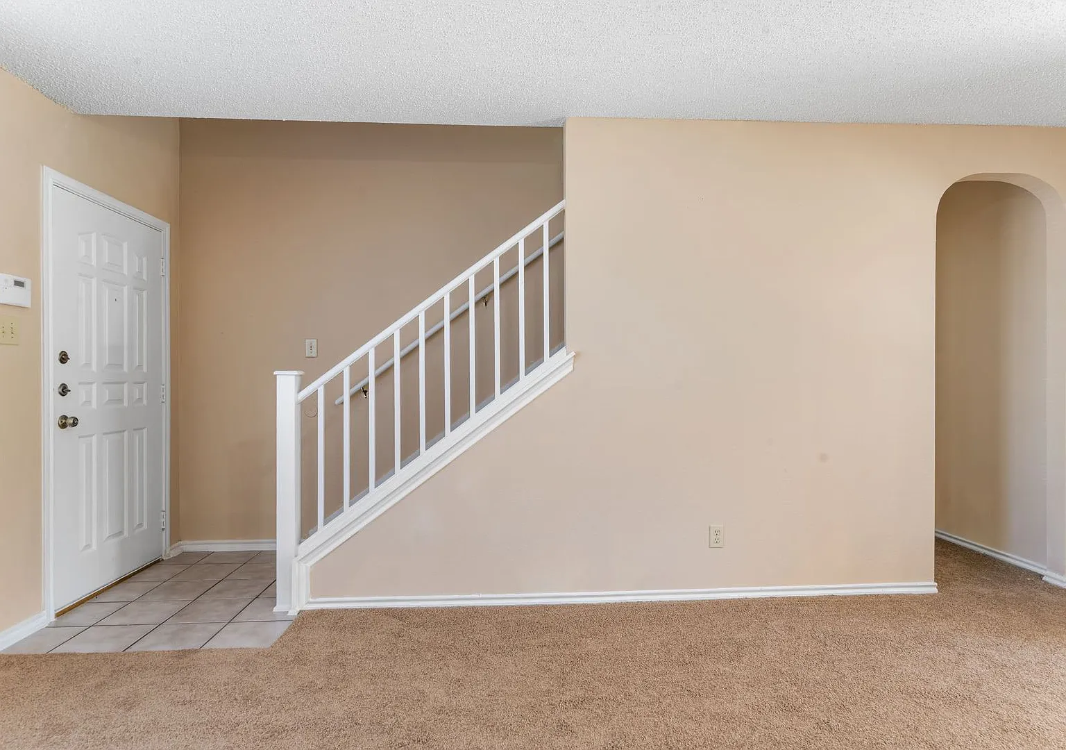 3 Bedroom/2.5 Bath Dover Subdivision — Photo 3