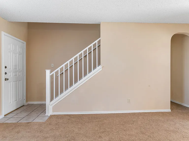 7038 Cole Creek Dr — Photo 3