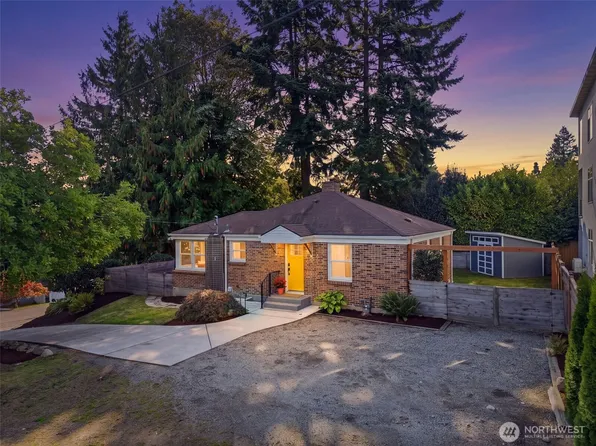 10735 Densmore Avenue N, Seattle, WA 98133