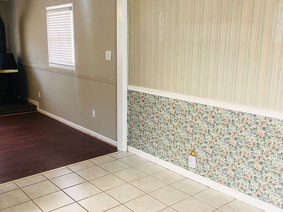 3rd image of 3657 Farwood Dr