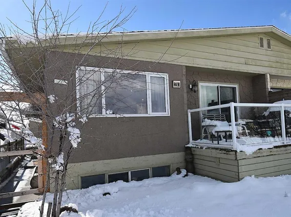 103 B E Laurel Sq, Hinton, AB T7V 1P3