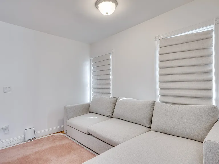 82 Powell Ave — Photo 18
