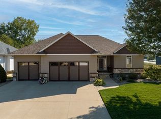 4315 Carpenter Rd NE, Cedar Rapids, IA 52411