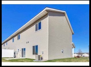 4232 Blakewood Dr, Shakopee, MN 55379