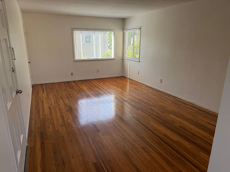 3805 Voltaire St — Photo 9