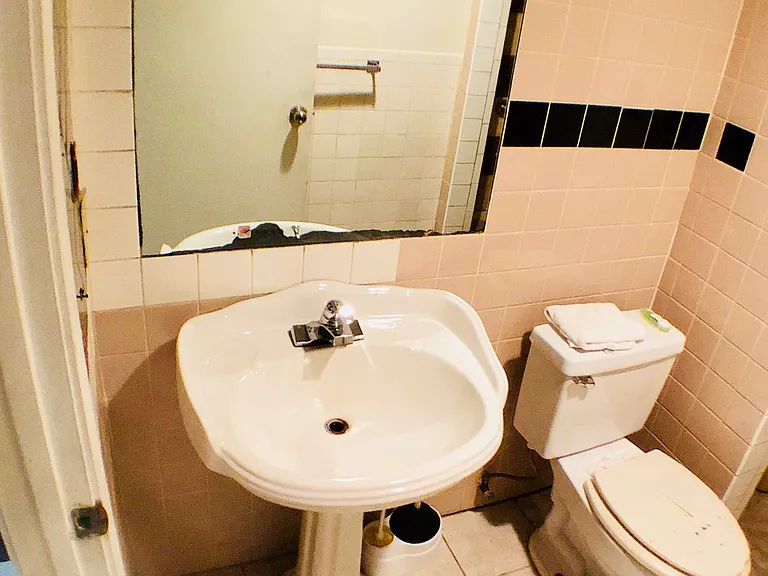 3606 Thompson St — Photo 7