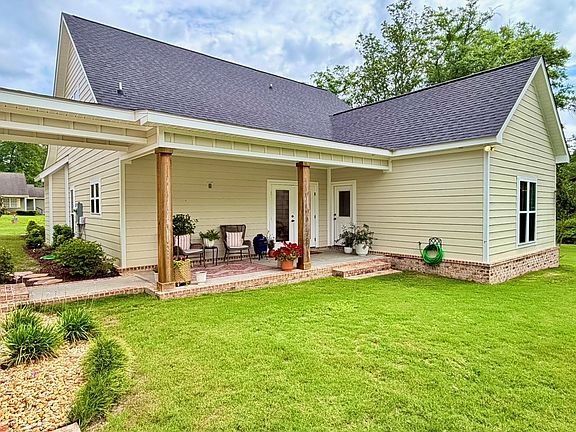 3rd image of 2110 Brookhill Rd