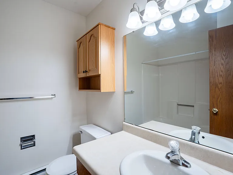 West Fargo, ND Clearview Apartments | 21A | Bathroom