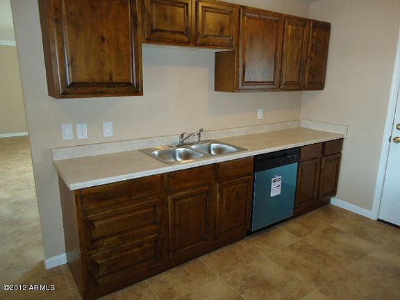 5th image of 865 E Millett Ave