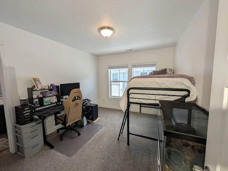 688 E 355 N — Photo 22