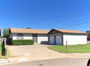 9113 Akron Ave, Lubbock, TX 79423