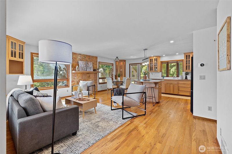 5th image of 20715 Brown Road