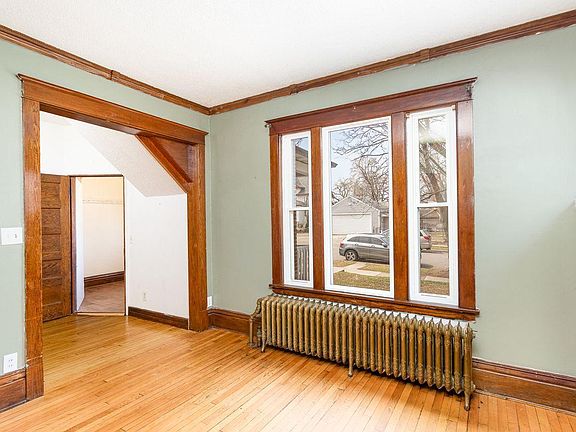 5th image of 914 Arkwright St