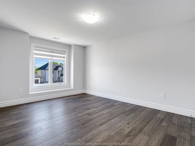 210 Cowan Ct — Photo 15