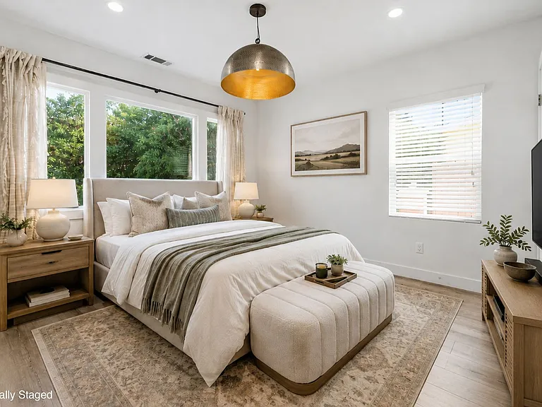 2122 S Highland Ave — Photo 15