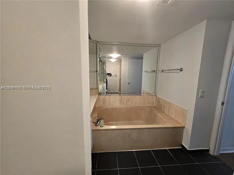1717 N Bayshore Dr #B-4137 — Photo 11