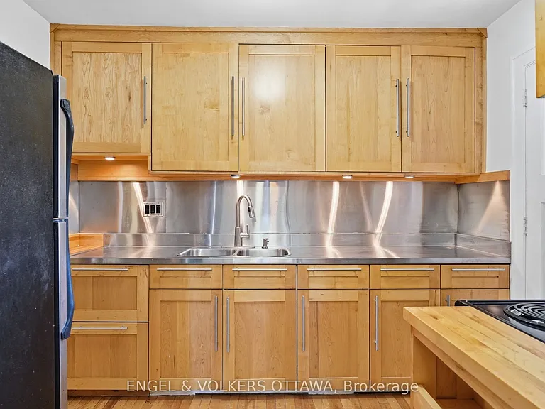 99 Charlotte St #3 — Photo 10