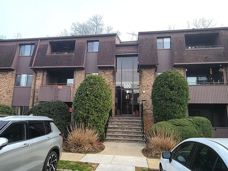 522 Woodmill Dr — Photo 1