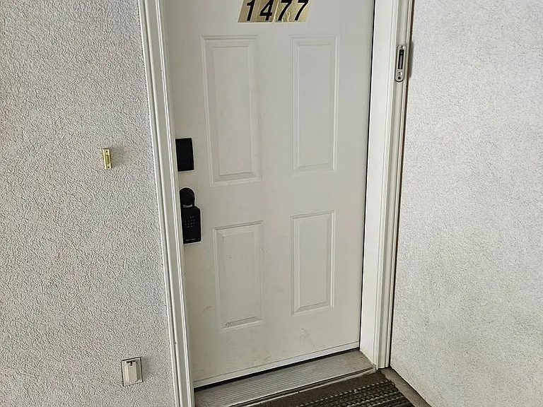1477 S 430 W — Photo 2
