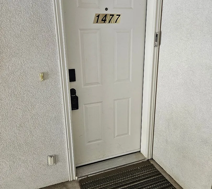 1477 S 430 W