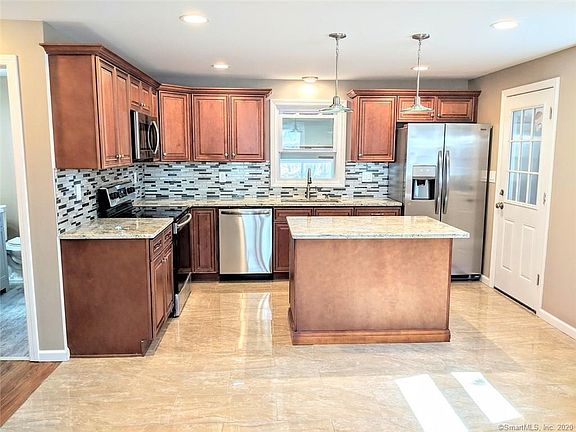 3rd image of 291 Twin Hills Dr