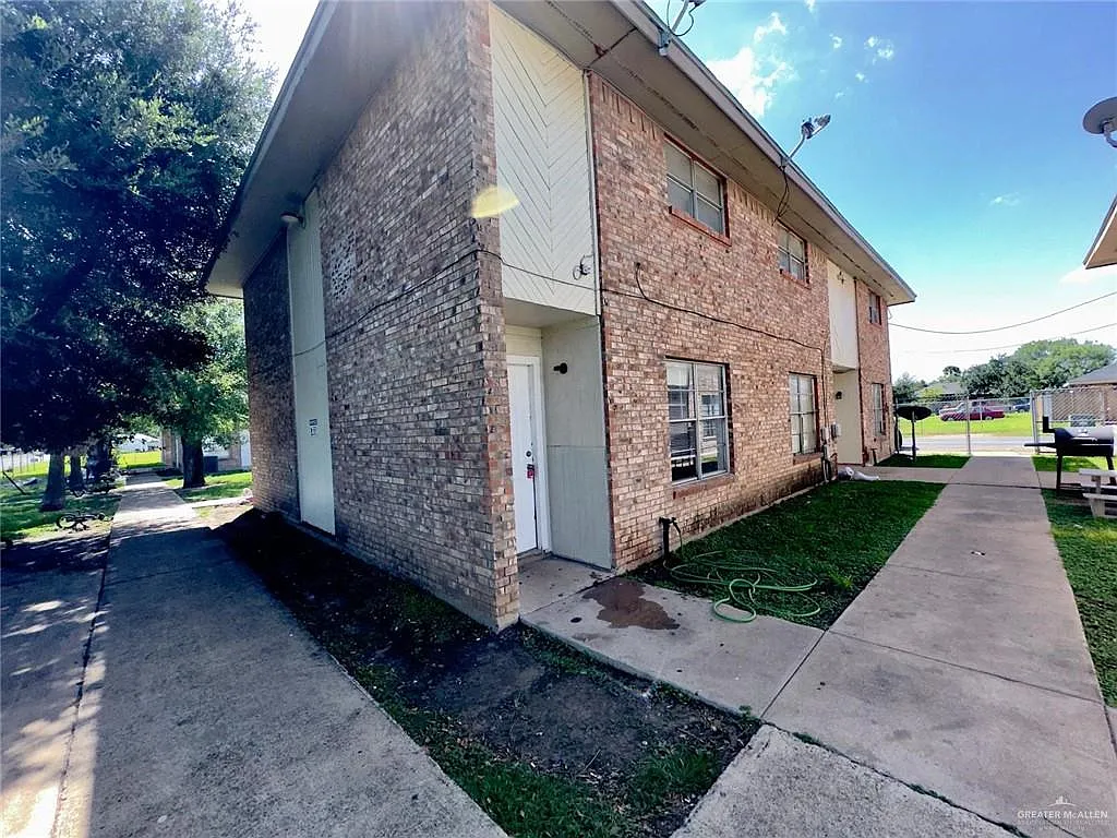 2 bed, 1.5 bath, 6272 sqft, $660 — Photo 2