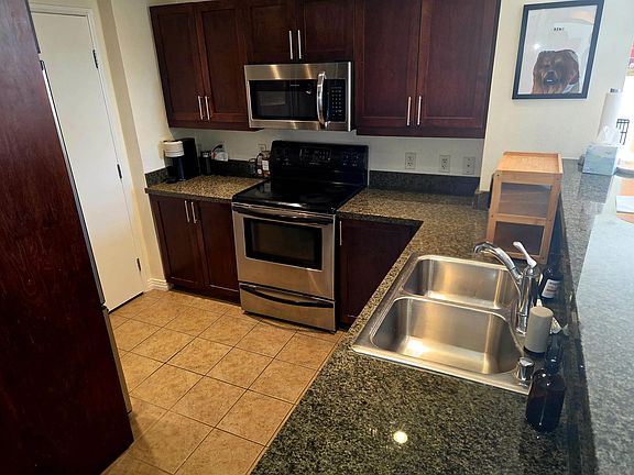 5th image of 427 9th Ave Unit 403