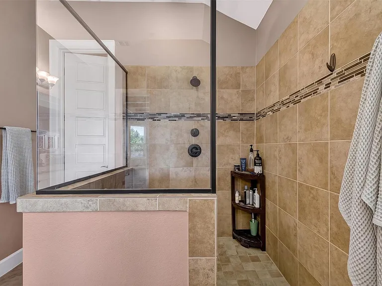 4017 Benetton Way — Photo 20