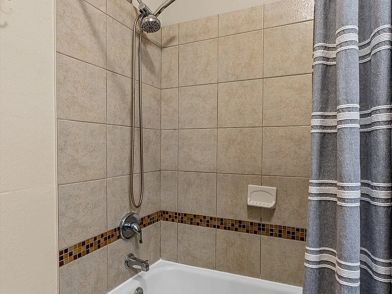 4320 Greenwood Blvd — Photo 18