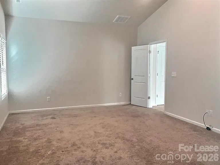 2112 Lanza Dr — Photo 7