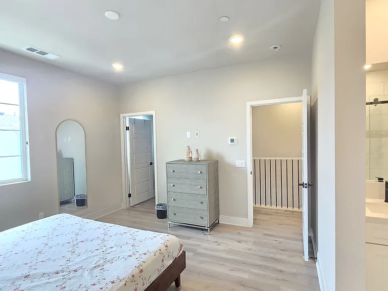 1488 W Sunrise Ln — Photo 17
