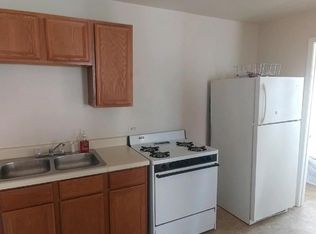 2103 Washington St APT 3, Waukegan, IL 60085