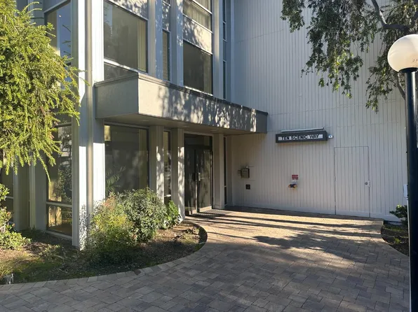 10 Scenic Way APT 213, San Mateo, CA 94403